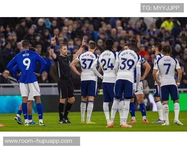 热刺希望续约范德芬但球员对现状不满弗兰克难以掌控局面 热刺希望续约范德芬但球员对现状不满弗兰克难以掌控局面